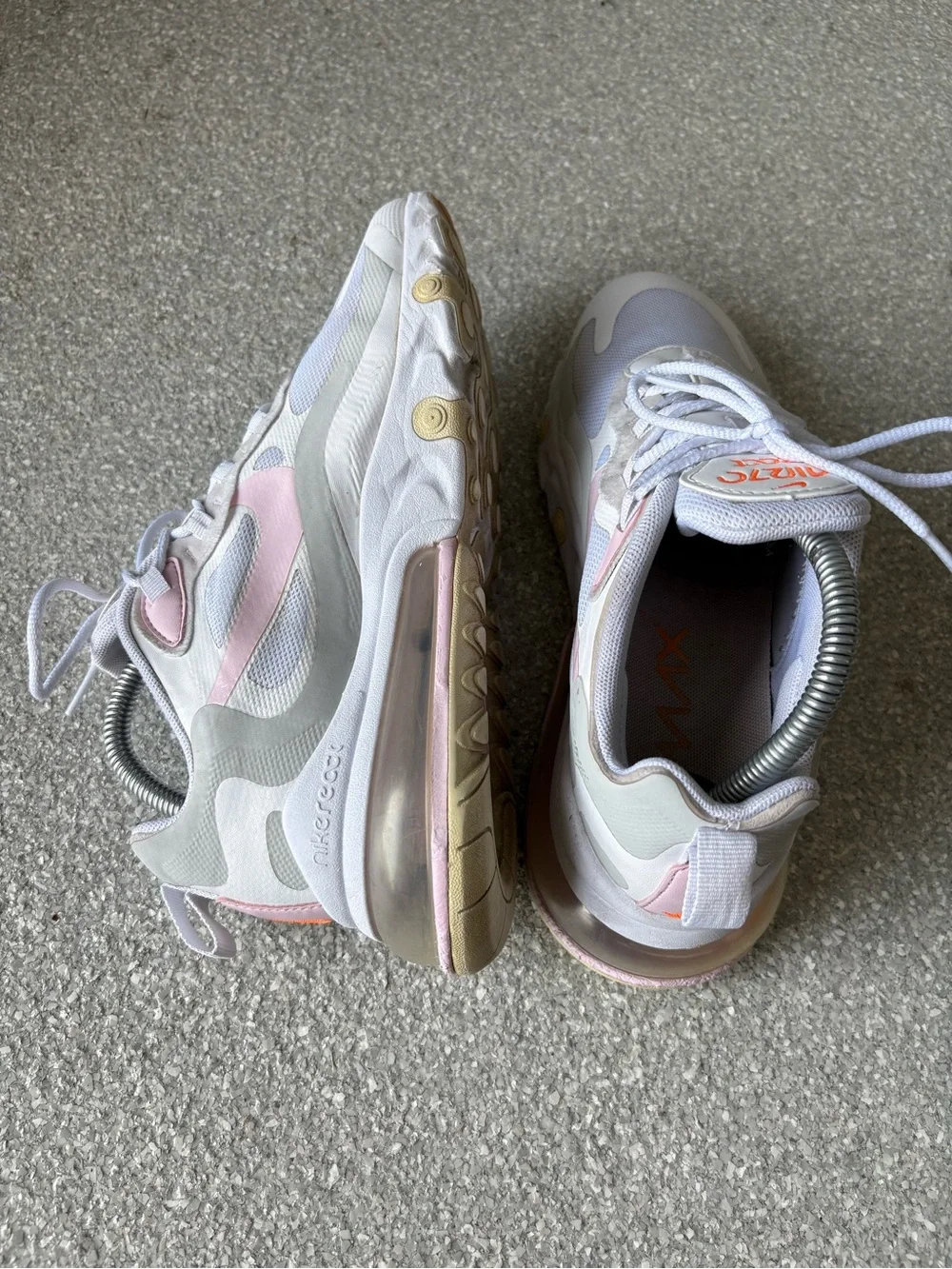 Nike Womens Running Shoes  AirMax 270 React size 8
